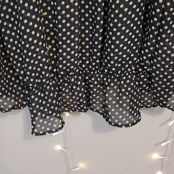 H17-NEW YORK & COMPANY WOMENS SIZE SMALL LONG SLEEVE OPEN SHOULDER TOP - Picture 3 of 6